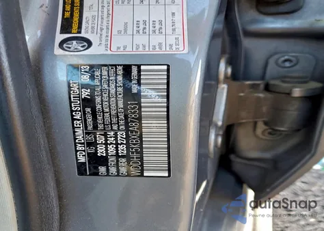 2014 Mercedes-Benz E 350 z USA, uszkodzony, nr VIN WDDHF5KBXEA878331